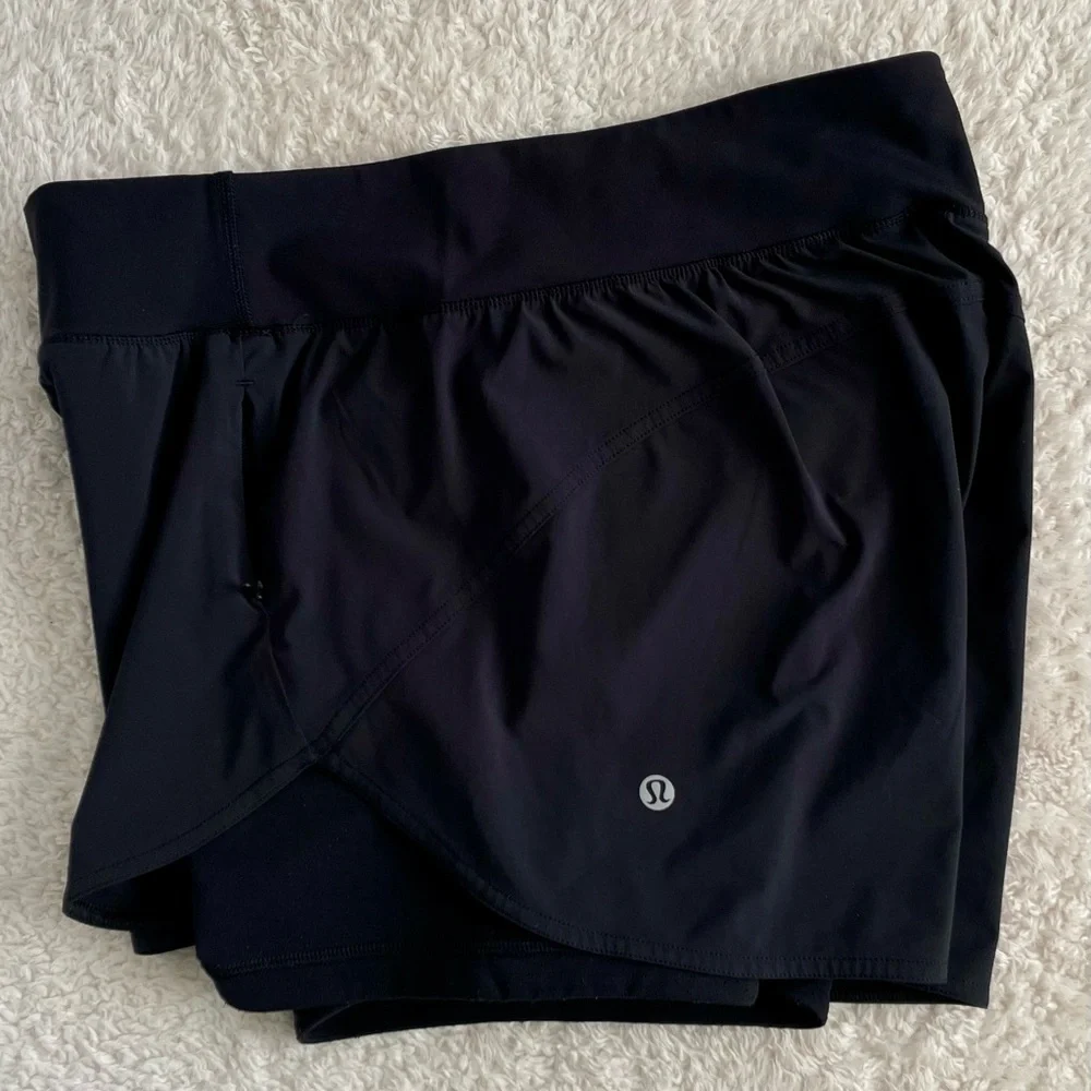 lululemon athletica Black Women's Athletic Shorts Squad Goals Size 6 Layered - Picture 8 of 12